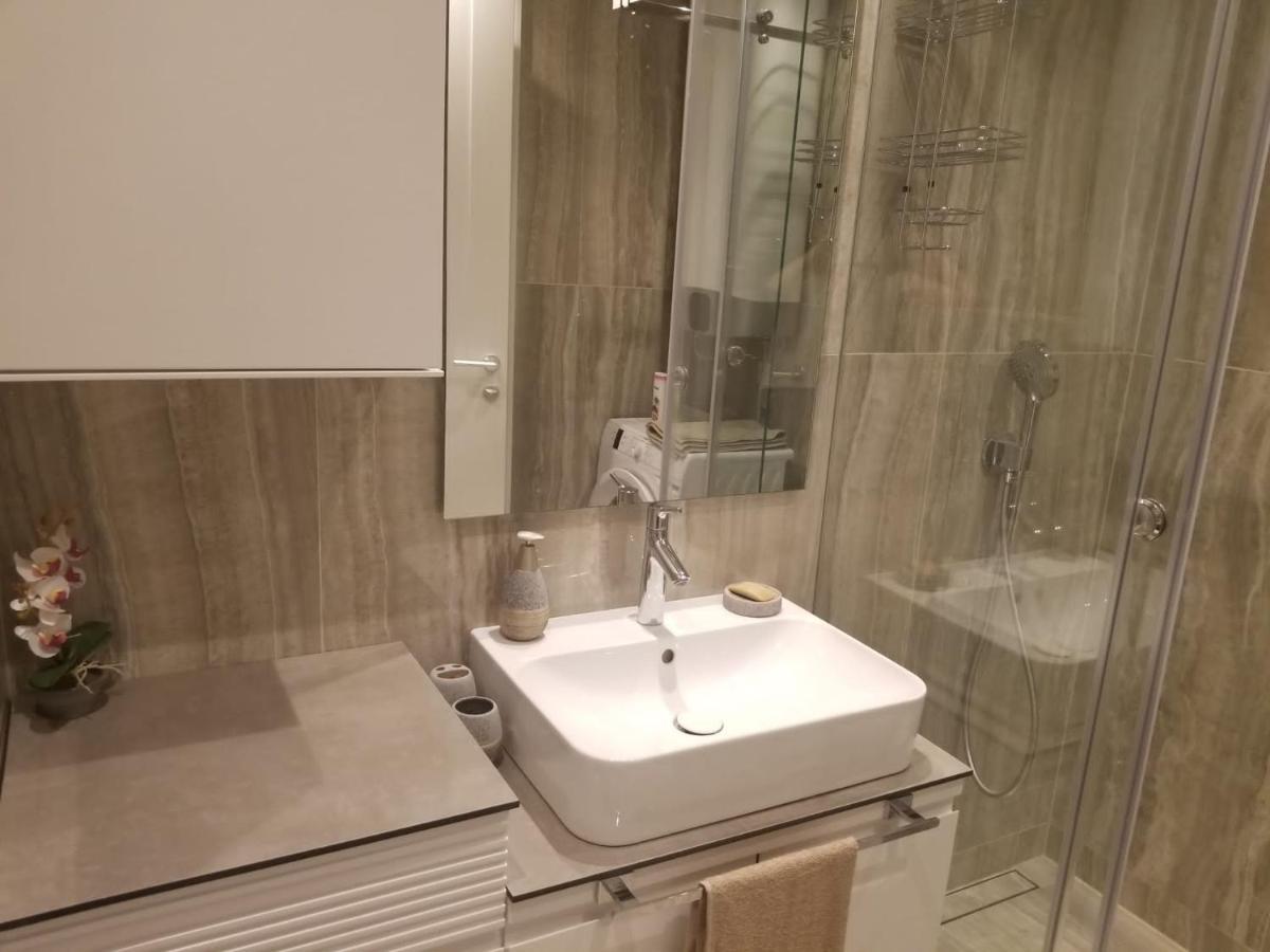 Azura Residence - New Luxury Apartment Belgrado Esterno foto