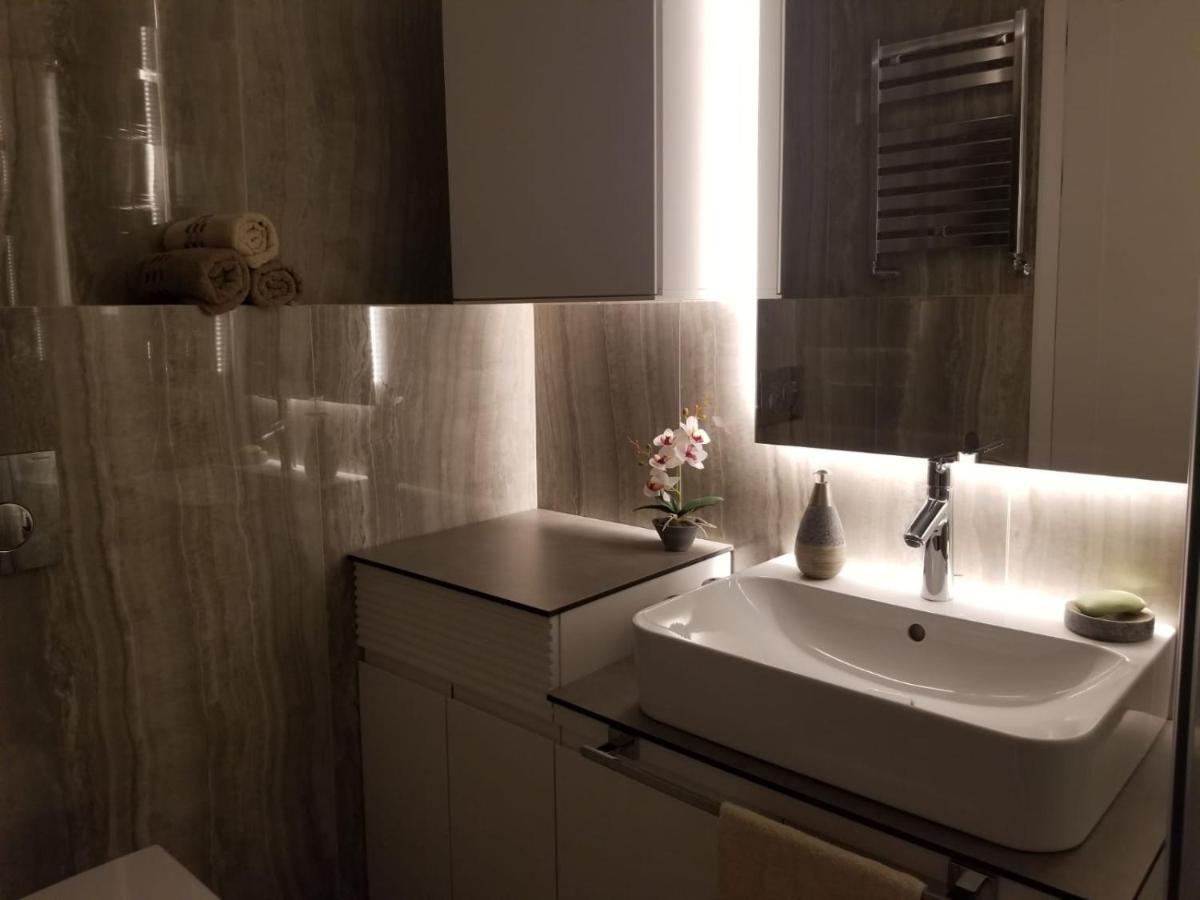 Azura Residence - New Luxury Apartment Belgrado Esterno foto