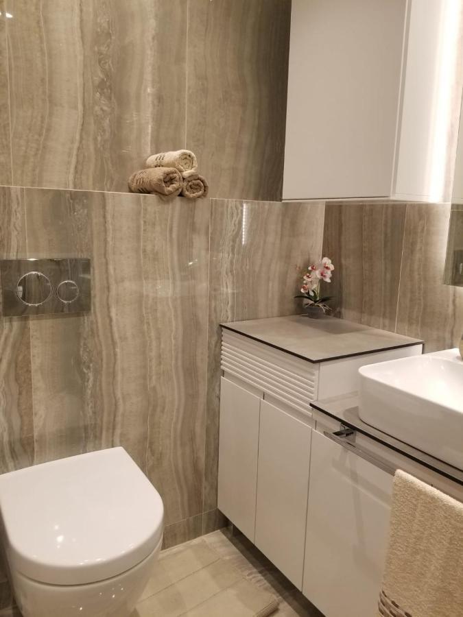 Azura Residence - New Luxury Apartment Belgrado Esterno foto